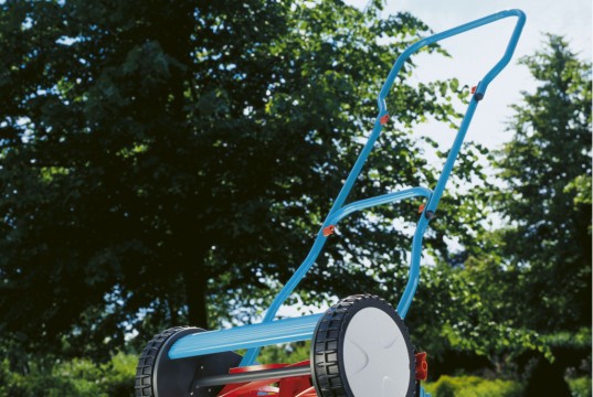 Präzise, leichtgängig, sauber: Spindelmäher eignen sich optimal für kleine Gärten (Foto: Gardena)